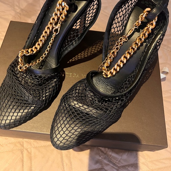 Bottega Veneta mesh chain link pumps
Box & dust bag included! - Picture 10 of 16
